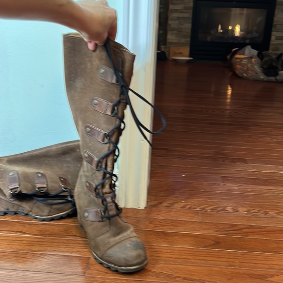 Sorel Leather Lace-up Platform Boots - Picture 6 of 17